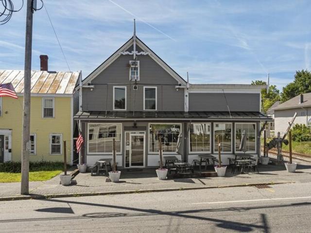 House for sale in Richmond, Maine