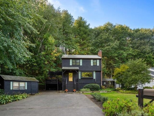 House for sale in Oakland Vale, Saugus