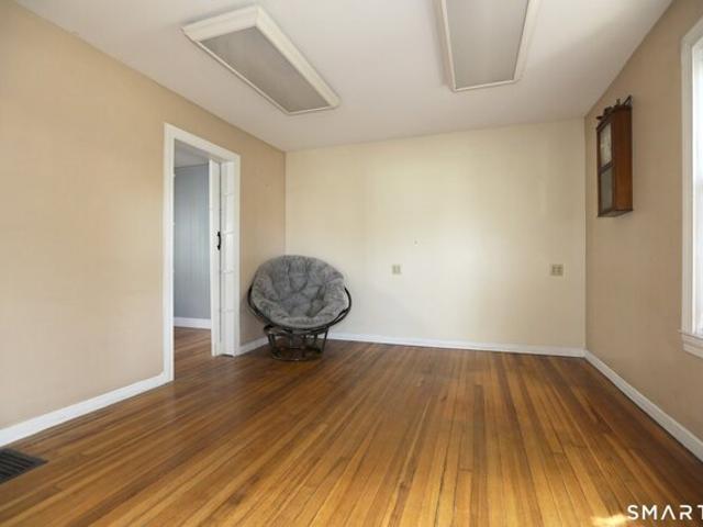 House for sale in Simsbury, Connecticut