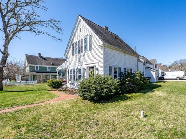 House for sale in Cotuit