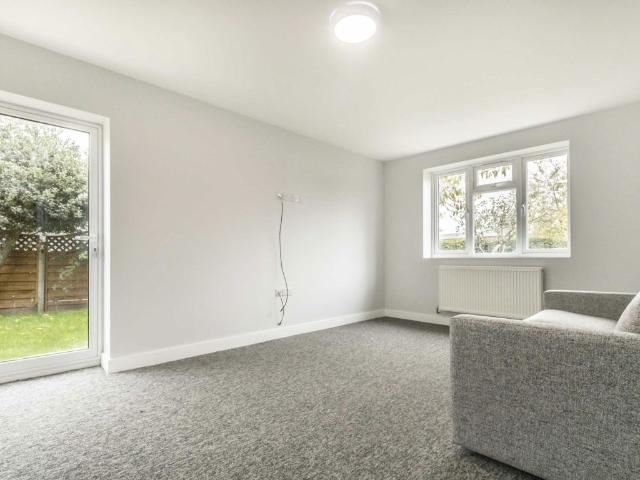 Studio for rent in London Borough of Hounslow, Hanworth