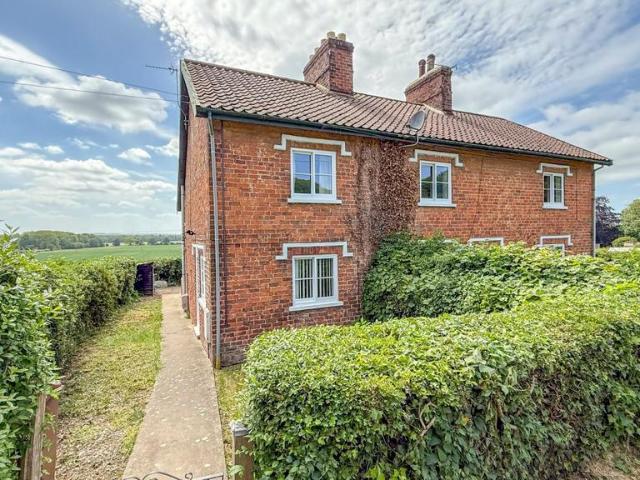 House for rent in Saxby All Saints, North Lincolnshire
