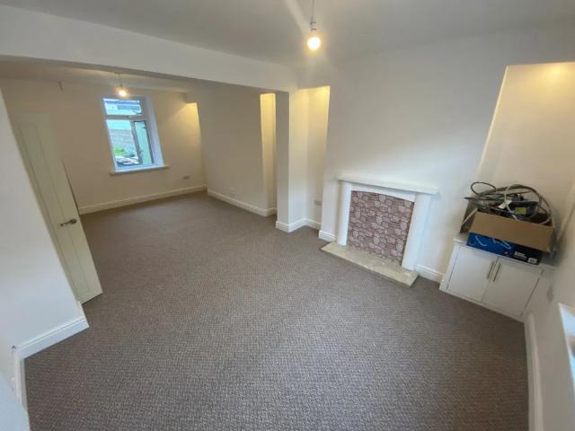 House for rent in Pentre, Ton Pentre