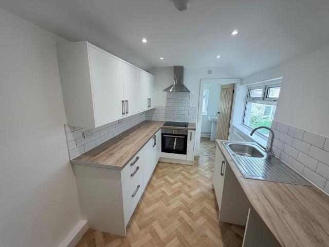 House for rent in Pentre, Ton Pentre