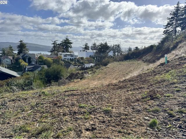 Land for sale in North Bend, Coos County