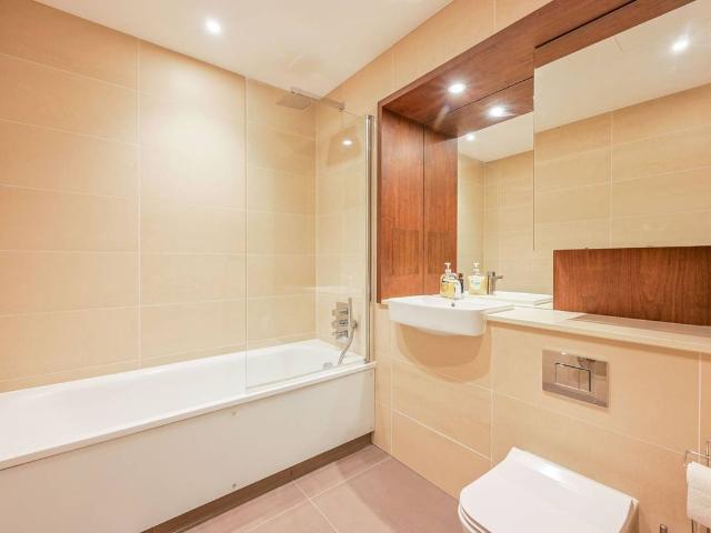 Apartment for rent in Isle Of Dogs, Isle Of Man