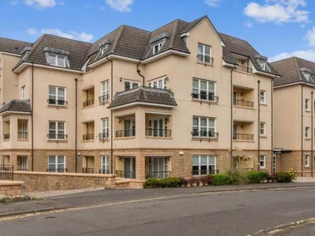 Apartment for rent in Eastwoodmains, Giffnock