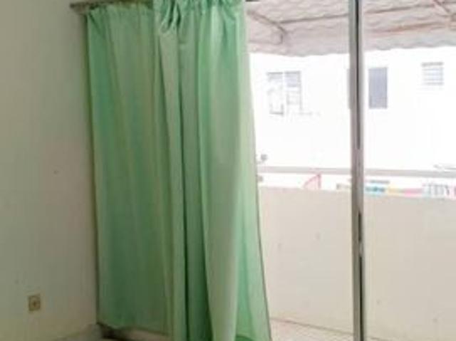 Flat for sale in Malaka