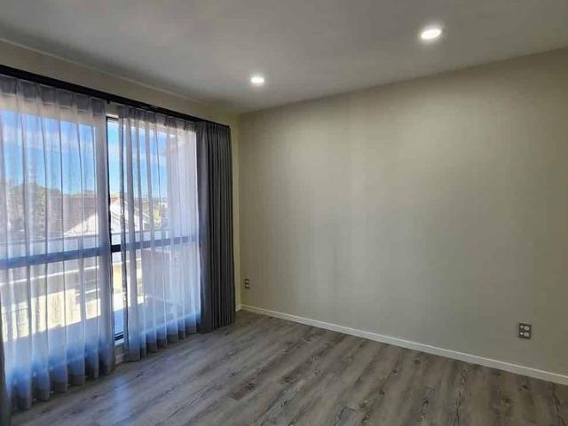 Townhouse for rent in Hauraki, Oroua County