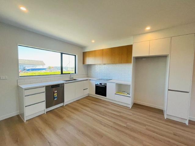 House for rent in Paremoremo, Oroua County