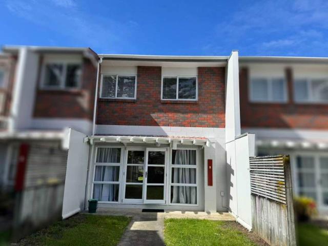 Apartment for rent in Sunnynook, Devonport-Takapuna