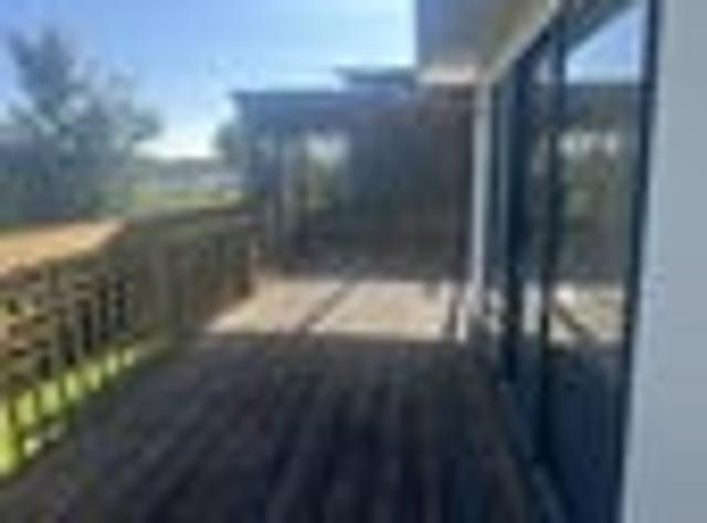 Townhouse for rent in Paremoremo