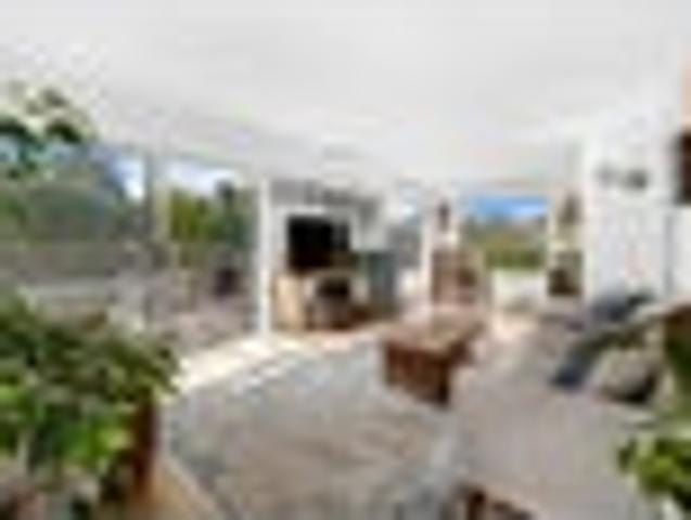 House for sale in Whangaparaoa