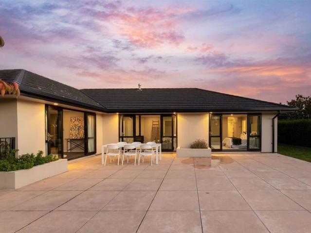 House for rent in Chaslands, Canterbury