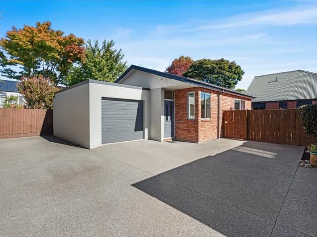 House for rent in Edgeware, Canterbury