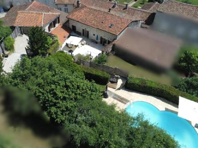 Maison vente à Confolens, Nanteuil-en-vallée