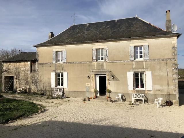 Maison vente à Confolens, Villefagnan