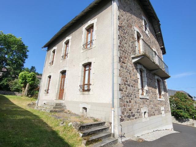Maison vente à Mauriac, Riom-ès-montagnes