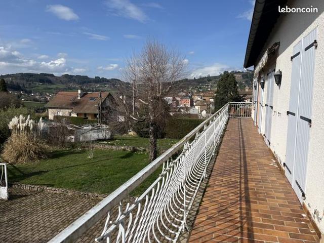 Maison vente à Agen, Cours