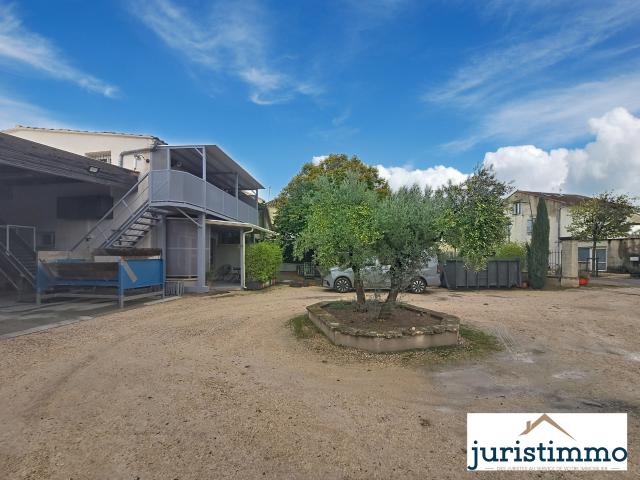 Maison vente à Carpentras, Travaillan