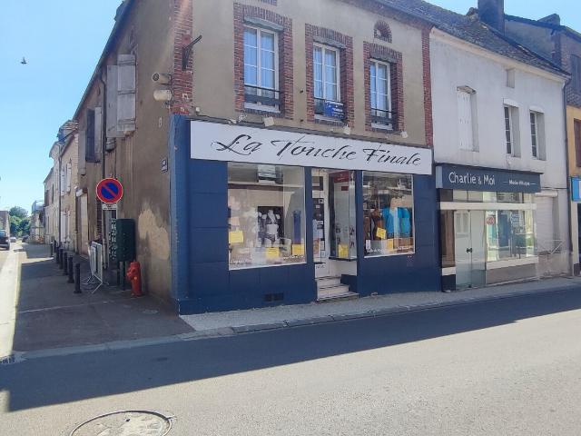 Maison vente à Aillant-sur-Tholon, Montholon