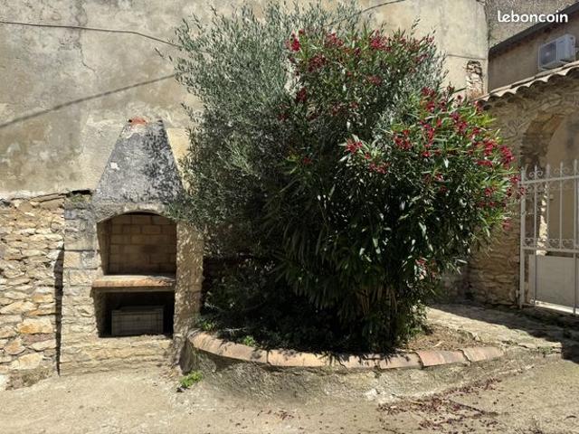 Maison vente à Nîmes, Tavel