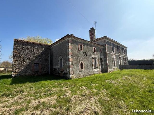 Maison vente à Fontenay-le-Comte, La Réorthe