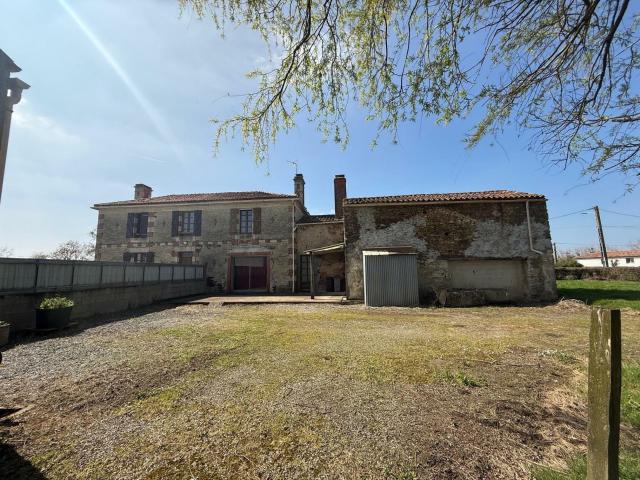 Maison vente à Fontenay-le-Comte, La Réorthe