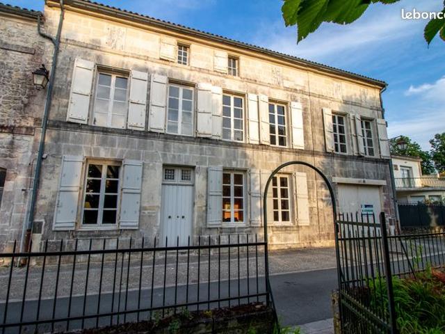 Maison vente à Saint-Jean-d'Angély, Saint-savinien