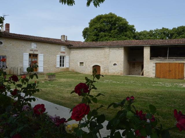 Maison vente à Confolens, Villefagnan