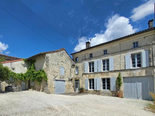 Maison vente à Saint-Jean-d'Angély, Neuvicq-le-château
