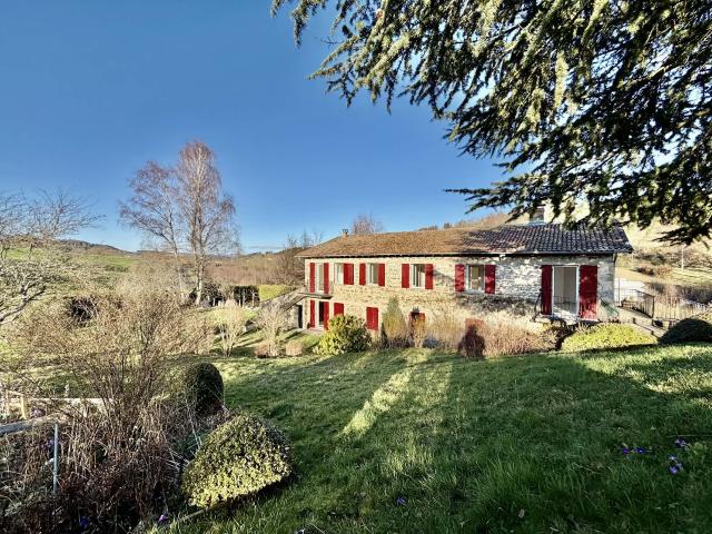 Maison vente à Ambert, Saint-amant-roche-savine