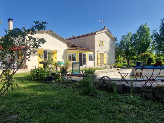 Maison vente à Saint-Jean-d'Angély, Les Eglises-d'argenteuil