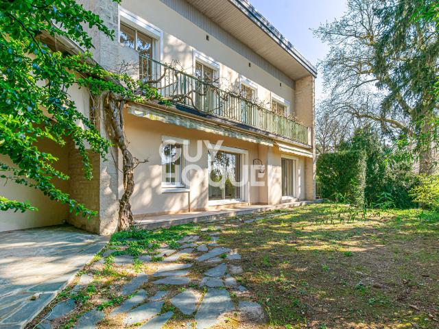 Maison vente à Nanterre, Garches