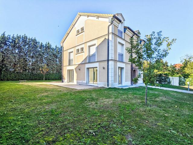 Maison location à Versailles, La Celle-saint-cloud