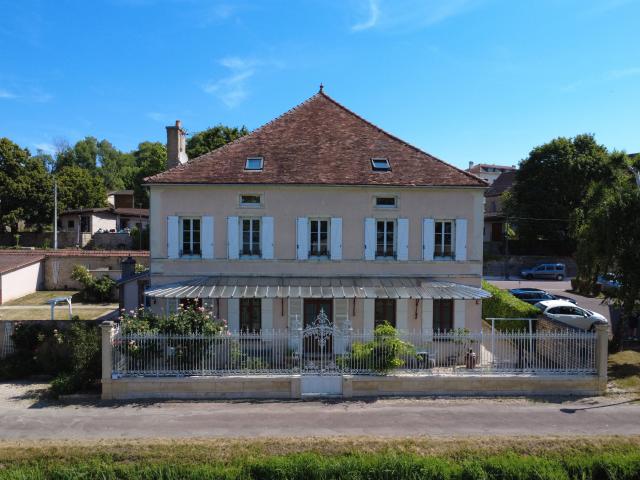Maison vente à Montbard