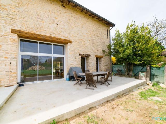 Maison vente à Mâcon, Uchizy