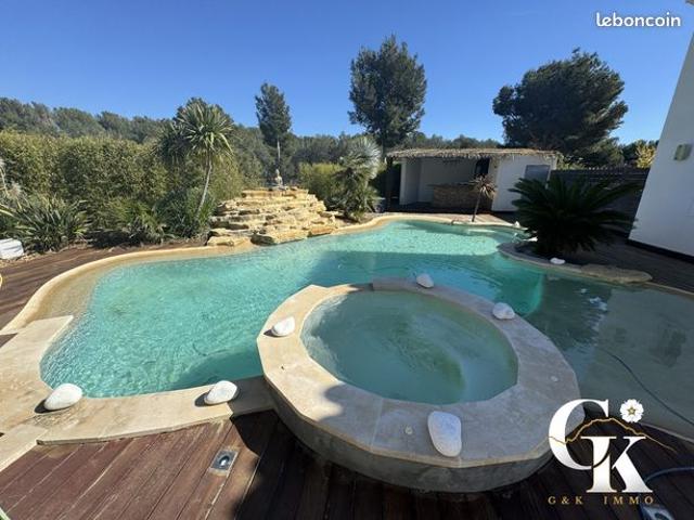 Maison vente à Arrondissement de Toulon, La Cadière-d'azur