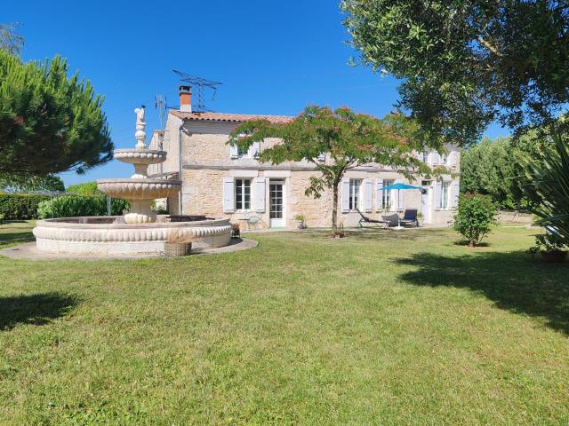 Maison vente à Jonzac, Bois