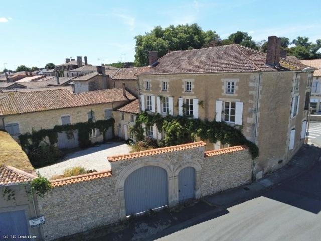 Maison vente à Champagne-Mouton, Charente