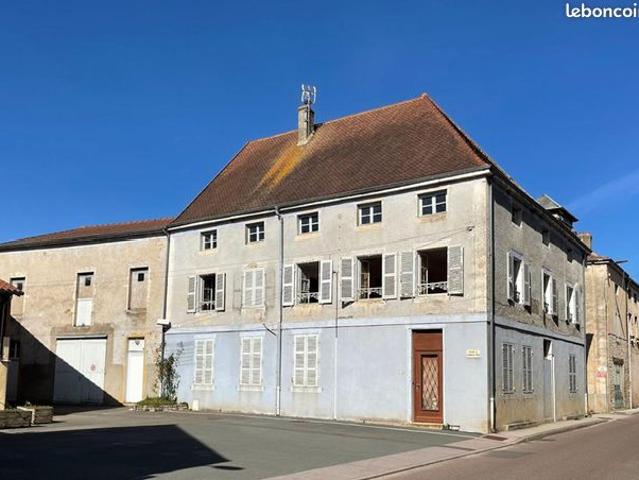 Maison vente à Mâcon, Salornay-sur-guye