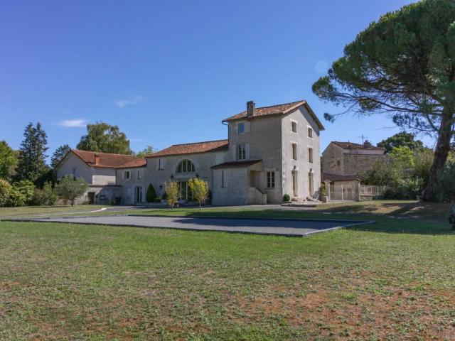 Maison vente à Confolens, Nouvelle-Aquitaine