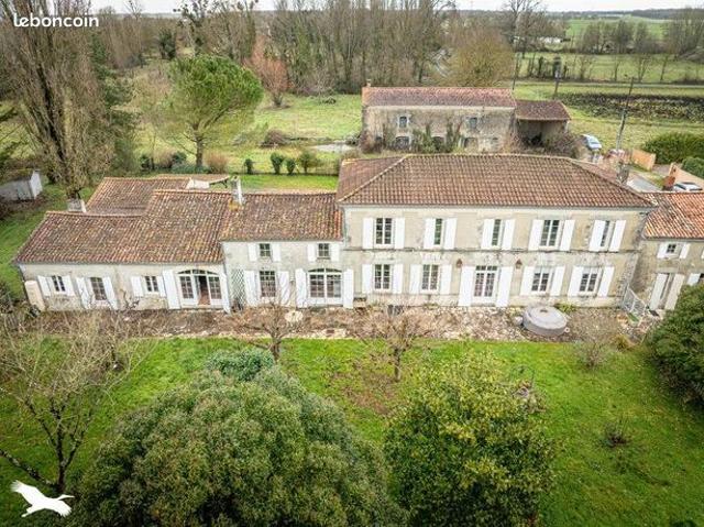 Maison vente à Saint-Jean-d'Angély, Bernay-saint-martin