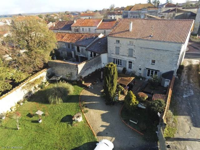 Maison vente à Confolens, Aigre