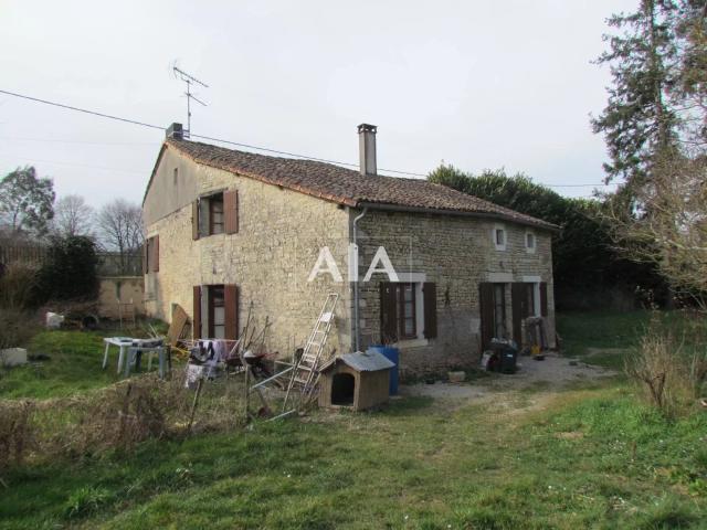 Maison vente à Les Adjots, Charente