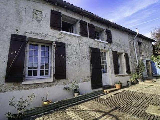 Maison vente à Saint-Jean-d'Angély, Gourvillette