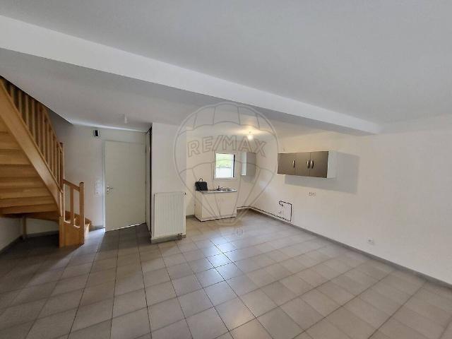 Maison location à Les Trêves, Poule-les-Écharmeaux
