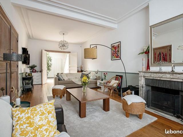 Maison vente à Lille, Croix