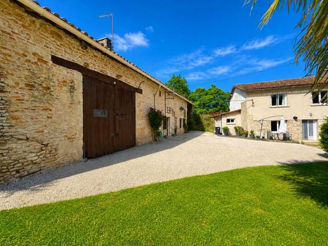 Maison vente à Montmorillon, Saint-saviol