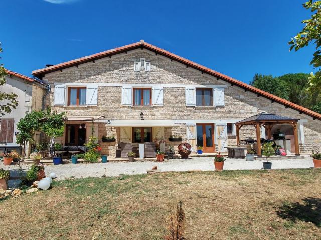 Maison vente à Confolens, Nouvelle-Aquitaine